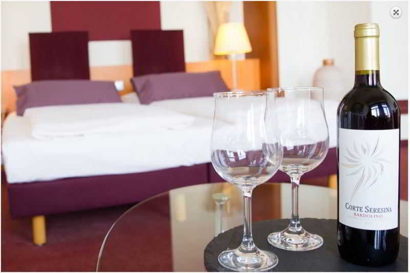 Hotel Am Rhein Wesseling Extérieur photo
