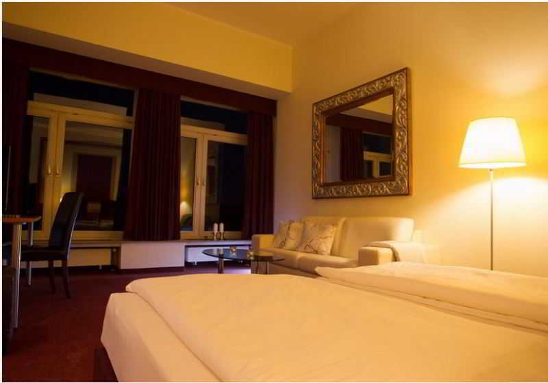 Hotel Am Rhein Wesseling Extérieur photo