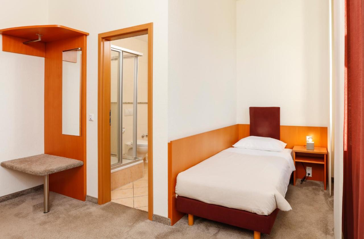 Hotel Am Rhein Wesseling Extérieur photo