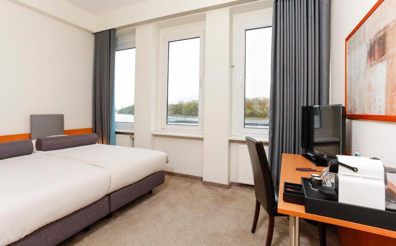 Hotel Am Rhein Wesseling Extérieur photo