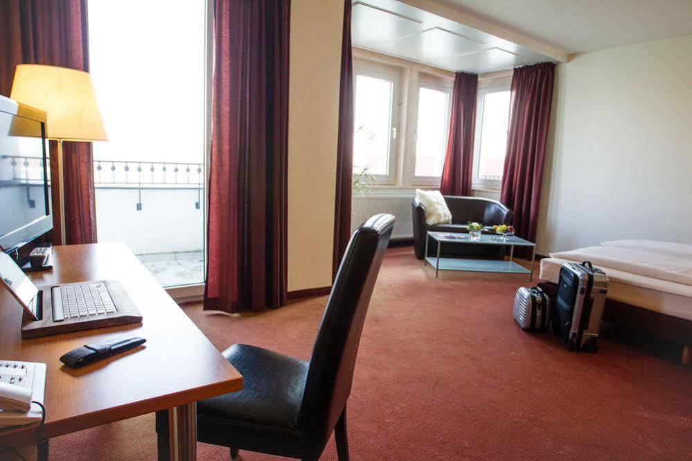 Hotel Am Rhein Wesseling Extérieur photo
